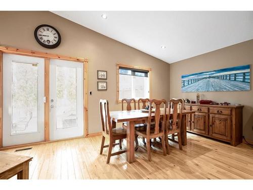 731 Lakeside Drive, Rural Vulcan County, AB - Indoor Photo Showing Dining Room