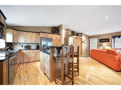 731 Lakeside Drive, Rural Vulcan County, AB - Indoor Photo Showing Kitchen