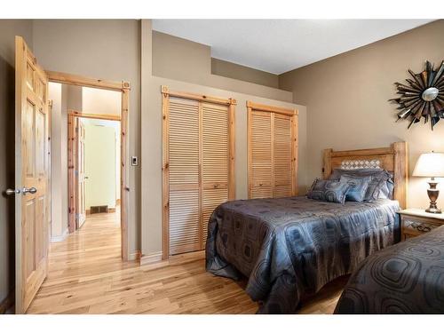 731 Lakeside Drive, Rural Vulcan County, AB - Indoor Photo Showing Bedroom