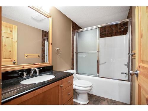 731 Lakeside Drive, Rural Vulcan County, AB - Indoor Photo Showing Bathroom