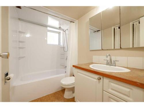 195 Maranda Close Ne, Calgary, AB - Indoor Photo Showing Bathroom