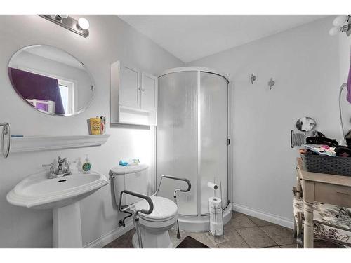 72 Templemont Drive Ne, Calgary, AB - Indoor Photo Showing Bathroom