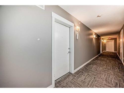 406-119 19 Street Nw, Calgary, AB - Indoor Photo Showing Other Room