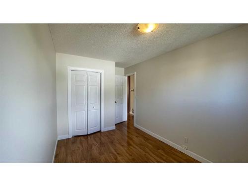 222 Blackthorn Road Ne, Calgary, AB - Indoor Photo Showing Other Room