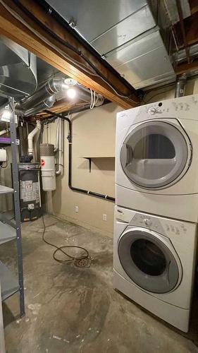 222 Blackthorn Road Ne, Calgary, AB - Indoor Photo Showing Laundry Room
