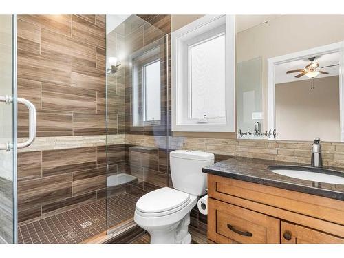 6511 57 Street, Olds, AB - Indoor Photo Showing Bathroom