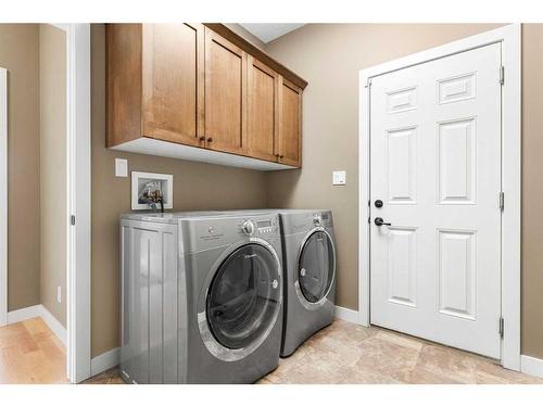 6511 57 Street, Olds, AB - Indoor Photo Showing Laundry Room