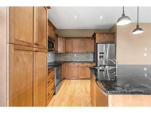 6511 57 Street, Olds, AB - Indoor Photo Showing Kitchen
