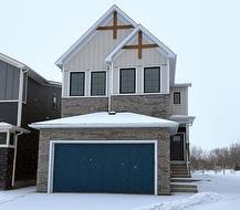 10 Crimson Ridge Cove NW Calgary, AB T3L 0K7