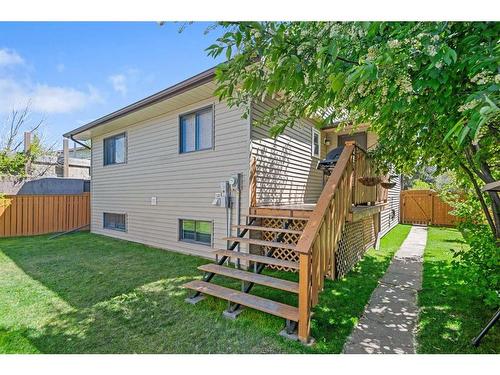 1844 Meadowbrook Drive Se, Airdrie, AB - Outdoor With Exterior