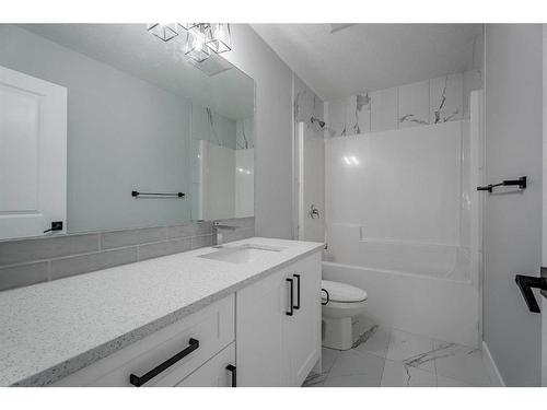 1362 Scarlett Ranch Boulevard, Carstairs, AB - Indoor Photo Showing Bathroom