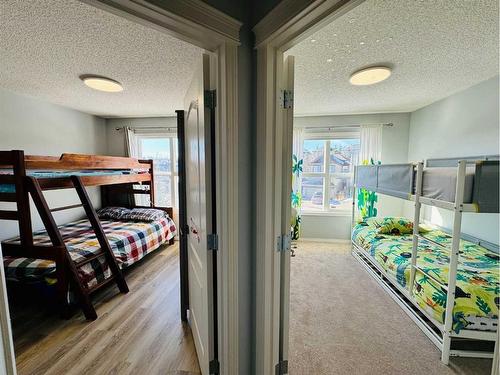 121 Cortina Bay Sw, Calgary, AB - Indoor Photo Showing Bedroom