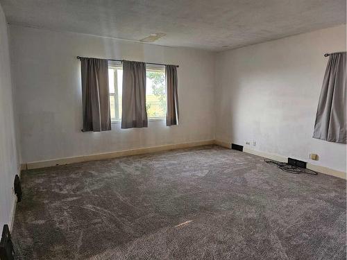 162021 Range Road 270, Rural Willow Creek No. 26, M.D. Of, AB - Indoor Photo Showing Bedroom