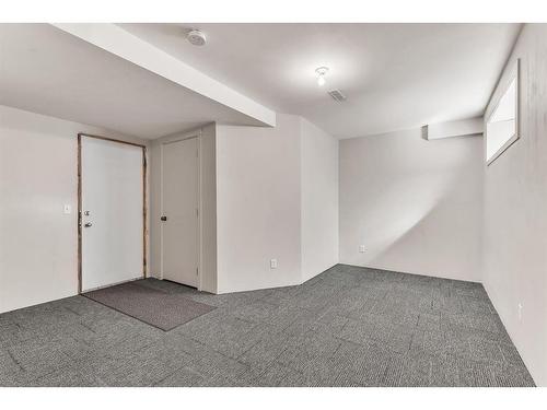 267 Copperstone Cove Se, Calgary, AB - Indoor Photo Showing Other Room
