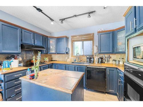 111 Wood Valley Court Sw, Calgary, AB - Indoor Photo Showing Kitchen
