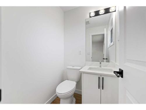 216 Whitehorn Crescent Ne, Calgary, AB - Indoor Photo Showing Bathroom