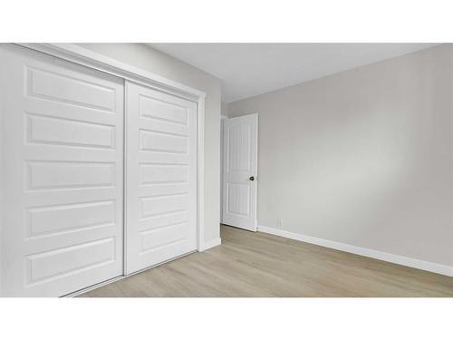 300 Berwick Drive Nw, Calgary, AB - Indoor Photo Showing Other Room