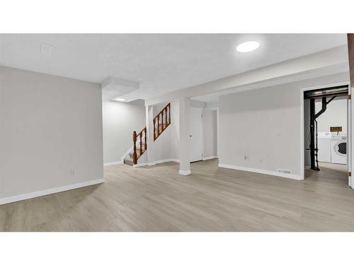 300 Berwick Drive Nw, Calgary, AB - Indoor Photo Showing Other Room