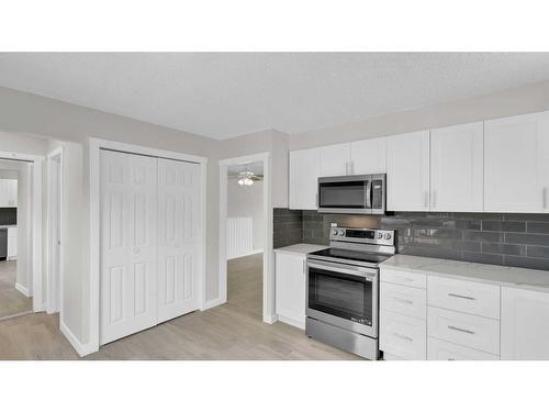 300 Berwick Drive Nw, Calgary, AB - Indoor