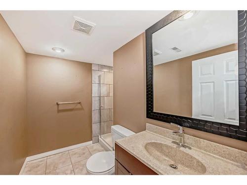 187 Silver Springs Way Nw, Airdrie, AB - Indoor Photo Showing Bathroom