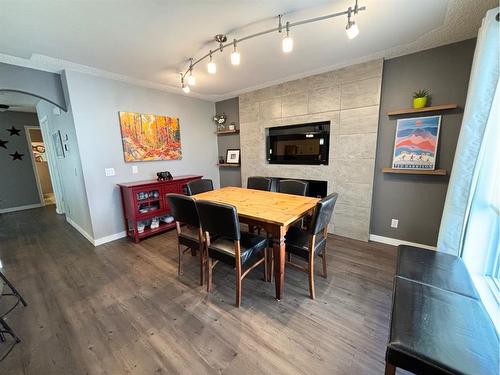 24 Thornleigh Way Se, Airdrie, AB - Indoor Photo Showing Dining Room