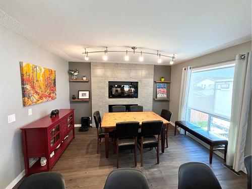 24 Thornleigh Way Se, Airdrie, AB - Indoor Photo Showing Dining Room