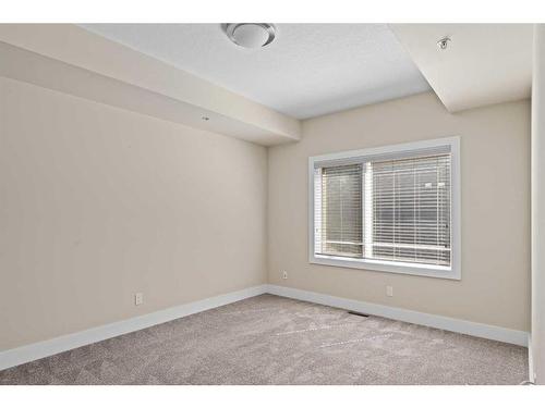 2-1717 27 Avenue Sw, Calgary, AB - Indoor Photo Showing Other Room