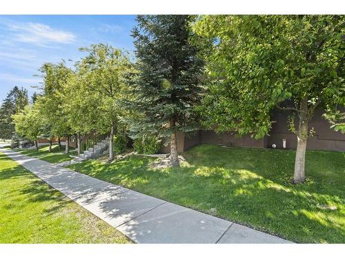 2-1717 27 Avenue Sw, Calgary, AB - Outdoor