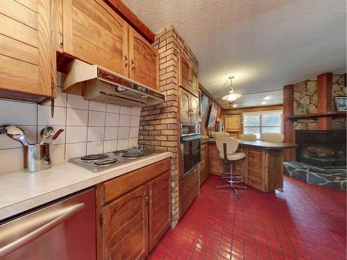 526 1St Street, Canmore, AB - Indoor Photo Showing Kitchen