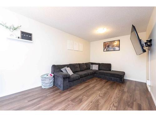 209 Cityscape Lane Ne, Calgary, AB - Indoor Photo Showing Living Room