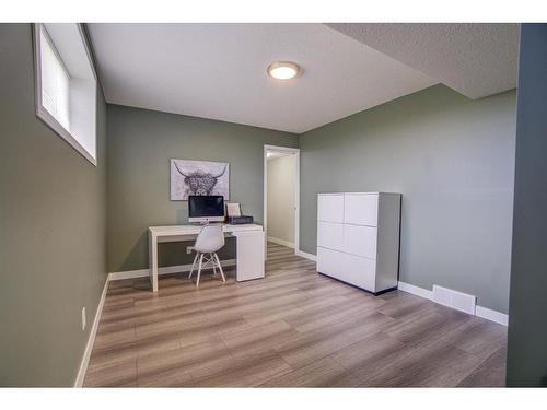 500 Minto Street, Granum, AB - Indoor Photo Showing Other Room