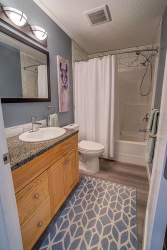 500 Minto Street, Granum, AB - Indoor Photo Showing Bathroom