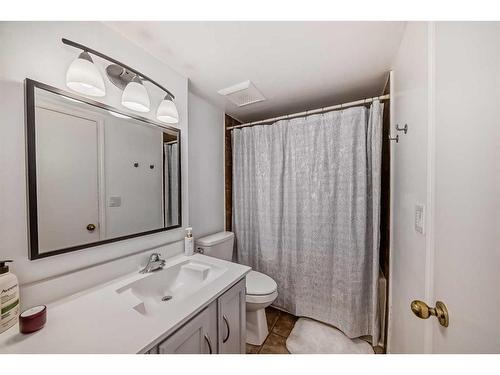 201-1625 14 Avenue Sw, Calgary, AB - Indoor Photo Showing Bathroom