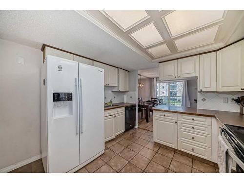 201-1625 14 Avenue Sw, Calgary, AB - Indoor Photo Showing Kitchen