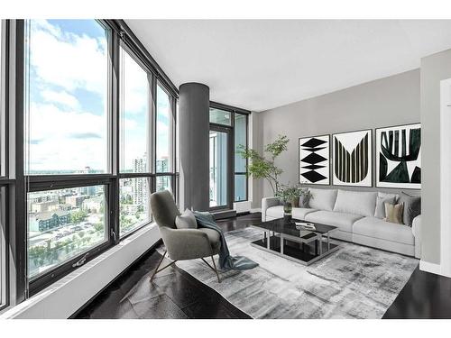 1908-220 12 Avenue Se, Calgary, AB - Indoor Photo Showing Living Room