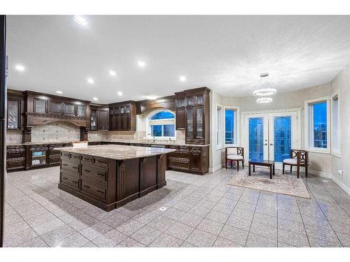 235200 Range Road 281, Rural Rocky View County, AB - Indoor Photo Showing Kitchen