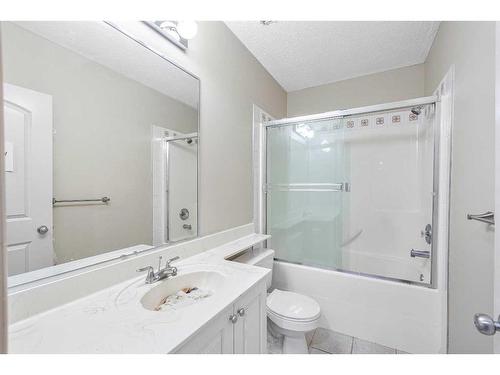 235200 Range Road 281, Rural Rocky View County, AB - Indoor Photo Showing Bathroom