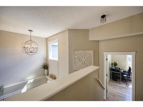 258 Bayside Point Sw, Airdrie, AB - Indoor Photo Showing Other Room