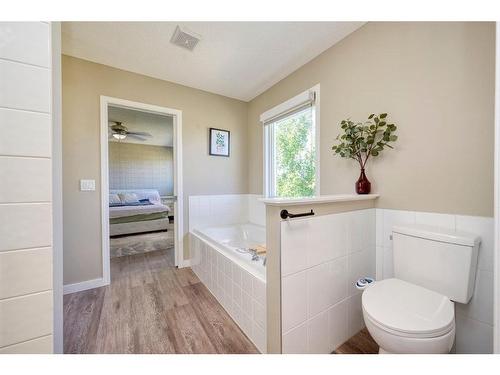 258 Bayside Point Sw, Airdrie, AB - Indoor Photo Showing Bathroom
