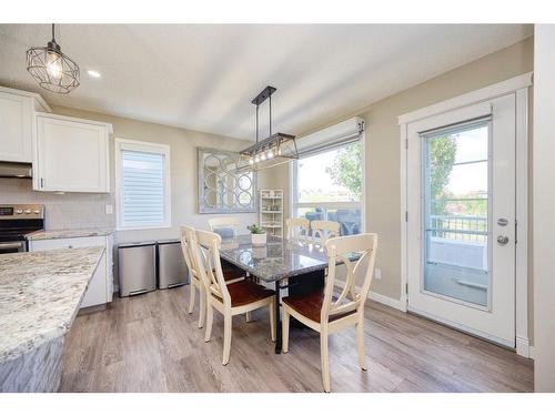 258 Bayside Point Sw, Airdrie, AB - Indoor Photo Showing Dining Room