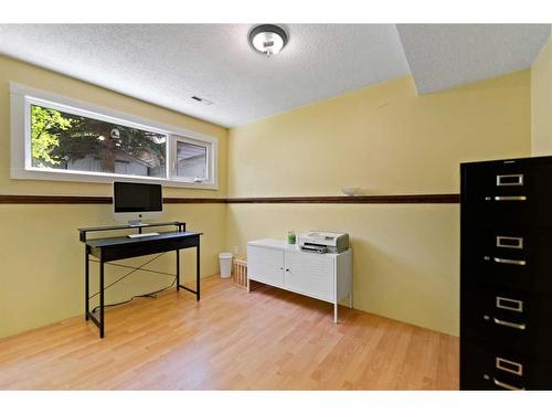 241 Madeira Crescent Ne, Calgary, AB - Indoor Photo Showing Other Room