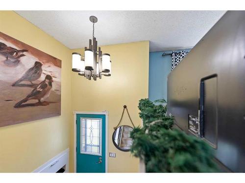 241 Madeira Crescent Ne, Calgary, AB - Indoor Photo Showing Other Room