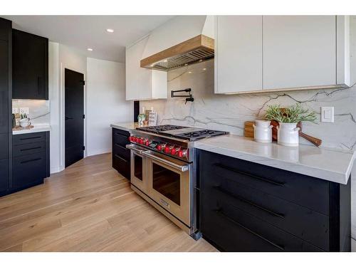 2320 Sunset Avenue Sw, Calgary, AB - Indoor Photo Showing Kitchen