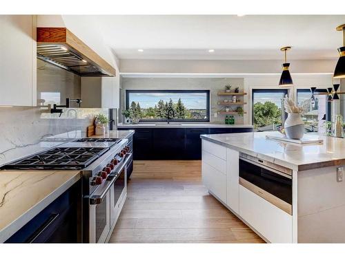 2320 Sunset Avenue Sw, Calgary, AB - Indoor Photo Showing Kitchen