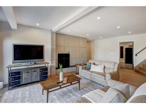 2320 Sunset Avenue Sw, Calgary, AB - Indoor Photo Showing Living Room