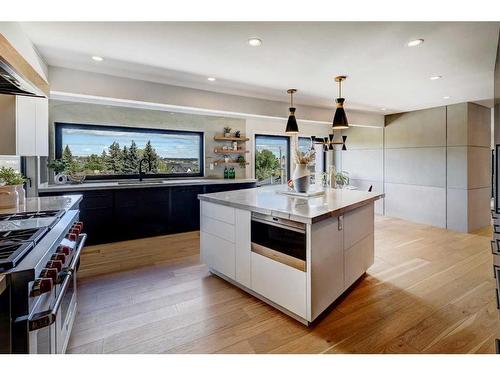 2320 Sunset Avenue Sw, Calgary, AB - Indoor Photo Showing Kitchen With Upgraded Kitchen