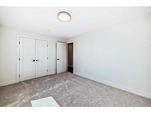 8 Lake Lucerne Close Se, Calgary, AB - Indoor Photo Showing Other Room