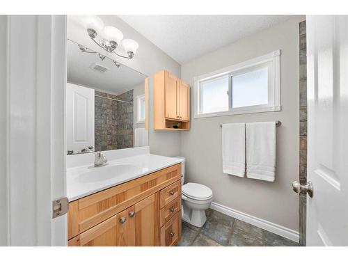 22 Coleridge Road Nw, Calgary, AB - Indoor Photo Showing Bathroom