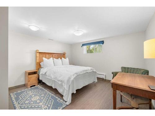 22 Coleridge Road Nw, Calgary, AB - Indoor Photo Showing Bedroom