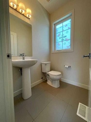 105 Sherwood Row Nw, Calgary, AB - Indoor Photo Showing Bathroom